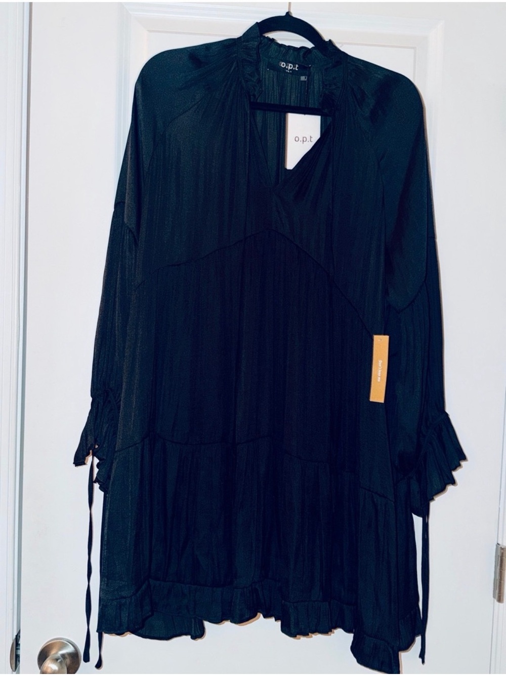 O.P.T/Size Large
Black V-Neck Long-Sleeve Mini Dress Lightweight Ruffle Tunic - Picture 4 of 6